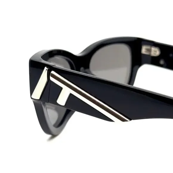New!!! FENDI Sunglasses FE40135F 01A Authentic New!!! FENDI Sunglasses FE40135F 01A Authentic main image 3